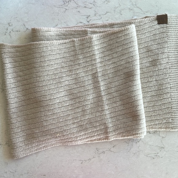 Scarf Color Sand NWT - Picture 3 of 3